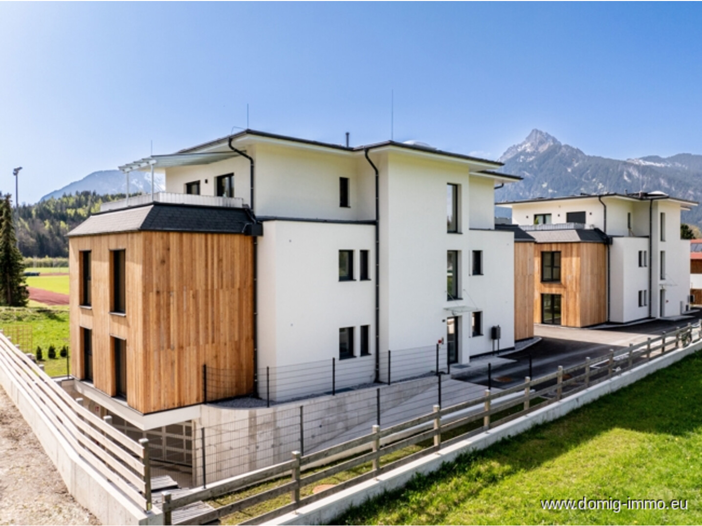 Außenansicht / Tiefgarageneinfahrt