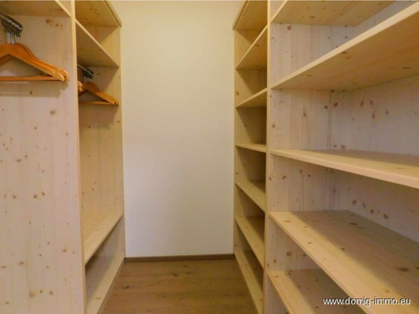 begehbarer Kleiderschrank