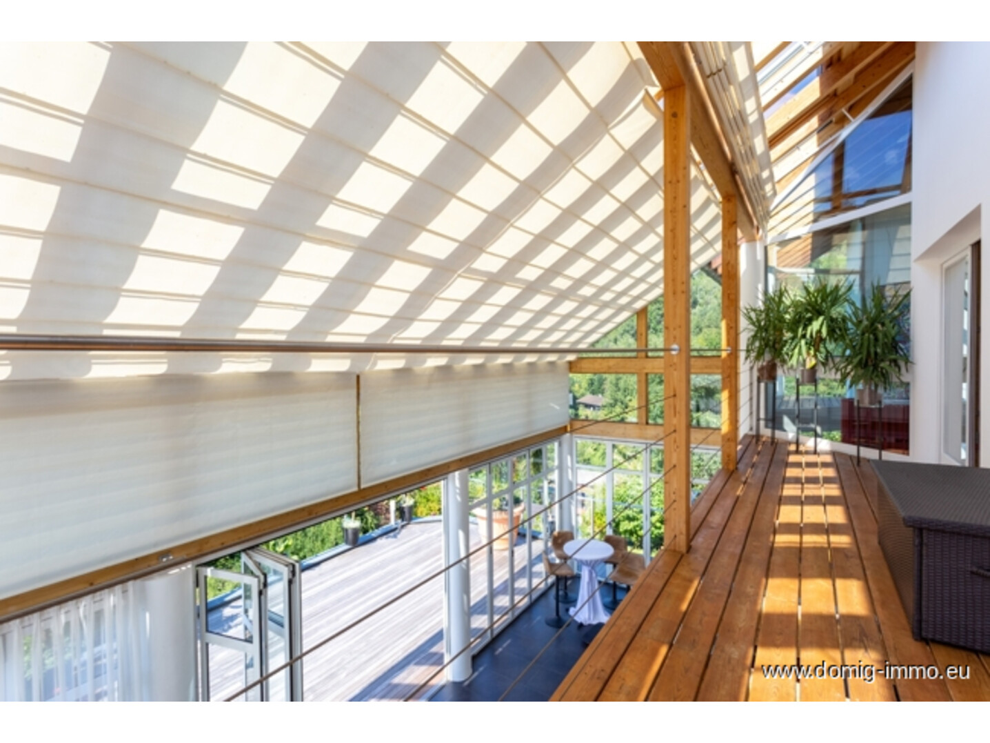 Balkon vor dem Büro